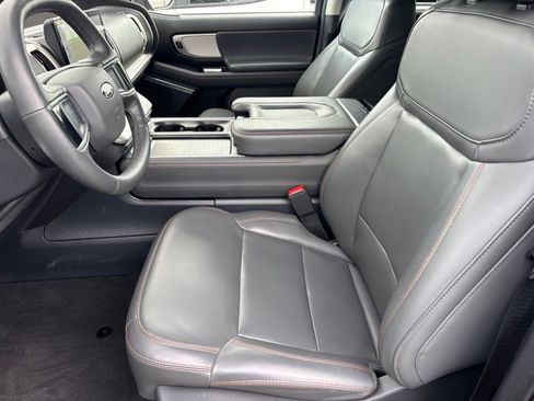 Used 2025 Ford Expedition Max Active AWD/4WD image 12