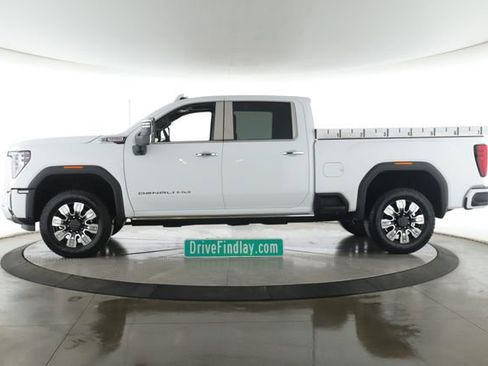 Used 2026 GMC Sierra 2500 Denali w/ Denali Reserve Package AWD/4WD image 9