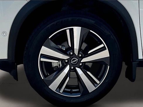 Used 2023 Nissan Rogue Platinum w/ Platinum Premium Package AWD/4WD image 34