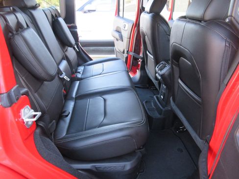 Used 2021 Jeep Wrangler Unlimited Sahara w/ Cold Weather Group image 31