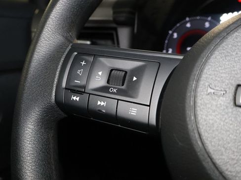 Used 2025 Nissan Kicks SV AWD/4WD image 19