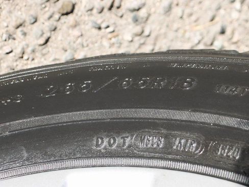 Used 2021 Chevrolet Suburban LS w/ Driver Alert Package image 43