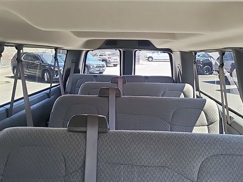 Used 2025 GMC Savana 3500 LT w/ LT Preferred Equipment Group RWD image 13