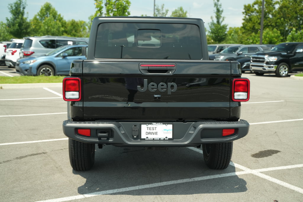 New 2026 Jeep Gladiator Sport AWD/4WD image 6