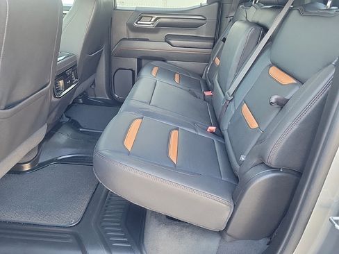 Used 2024 GMC Sierra 1500 AT4 w/ AT4 Preferred Package image 15