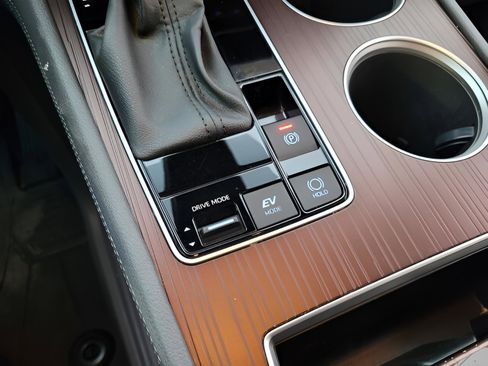 Certified 2023 Toyota Sienna LE image 32