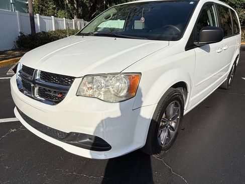 Used 2014 Dodge Grand Caravan SE w/ Quick Order Package 29E SE image 2