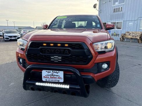 Used 2017 Toyota Tacoma TRD Off-Road w/ Tow Package (A/T) image 13