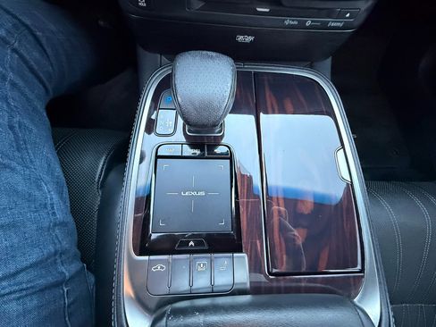 Used 2018 Lexus LS 500 w/ Interior Upgrade Package image 23