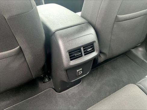 Used 2019 Chevrolet Equinox LS image 28