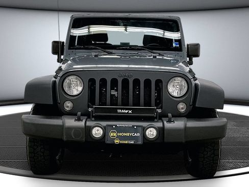 Used 2015 Jeep Wrangler Rubicon AWD/4WD image 2
