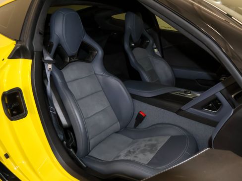 Used 2016 Chevrolet Corvette Z06 w/ 3LZ Preferred Equipment Group RWD image 44