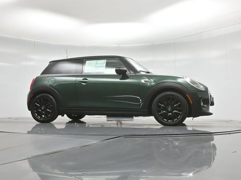 Used 2019 MINI Cooper 2-Door Hardtop image 4