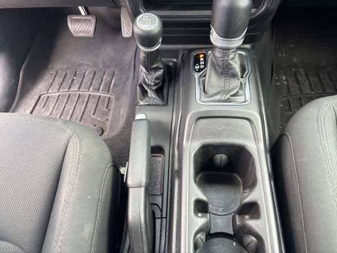 Used 2019 Jeep Wrangler Unlimited Sport S AWD/4WD image 17