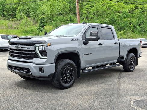 Used 2024 Chevrolet Silverado 2500 LT w/ Z71 Sport Edition AWD/4WD image 3