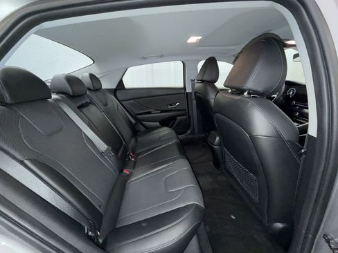 Used 2023 Hyundai Elantra Limited image 13