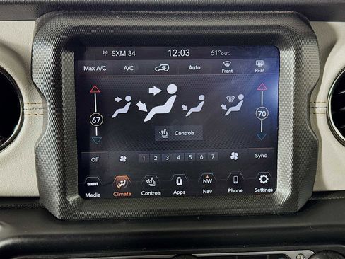 Used 2022 Jeep Wrangler Unlimited Sahara image 16