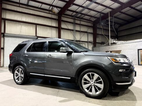 Used 2018 Ford Explorer Limited AWD/4WD image 3