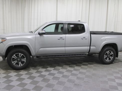 Used 2016 Toyota Tacoma Limited image 41