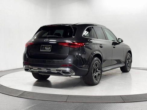 Used 2025 Mercedes-Benz GLC 350e 4MATIC w/ AMG Line image 36