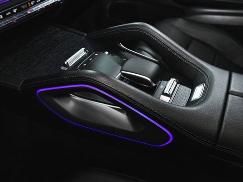 Used 2025 Mercedes-Benz GLS 450 4MATIC image 53