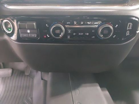 Used 2023 Chevrolet Silverado 1500 RST image 24