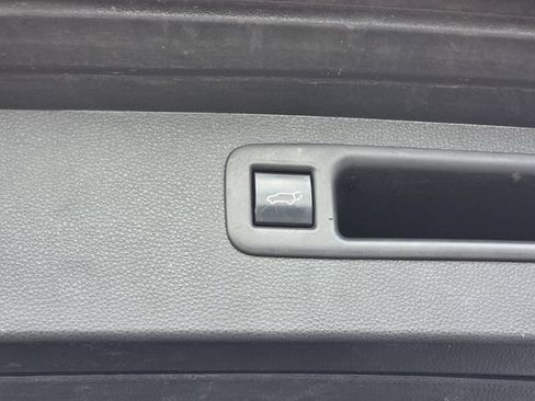 Used 2022 Toyota Highlander XLE FWD image 30