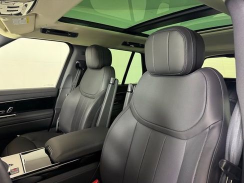 New 2025 Land Rover Range Rover SE image 14
