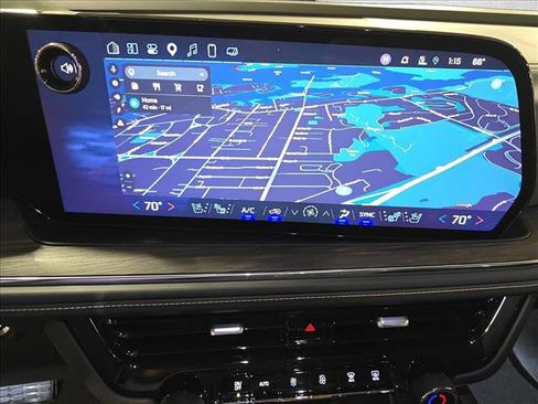 Used 2025 Chevrolet Tahoe Premier AWD/4WD image 25