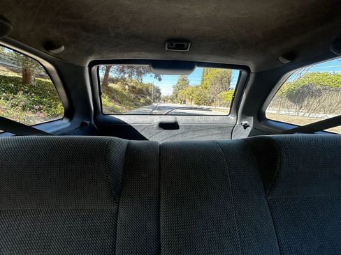 Used 1995 Toyota Corolla DX FWD image 32