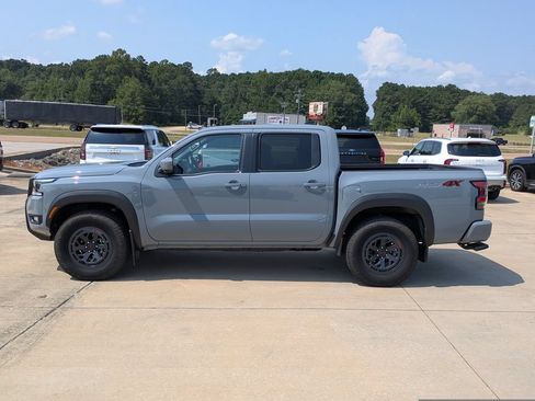 Used 2025 Nissan Frontier PRO-4X w/ Interior Protection Package AWD/4WD image 2