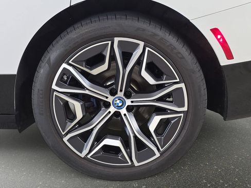 Certified 2024 BMW iX xDrive50 w/ Premium Package AWD/4WD image 32