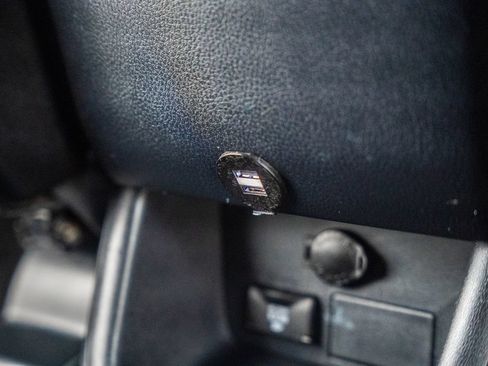 Used 2015 Toyota Highlander XLE FWD image 39