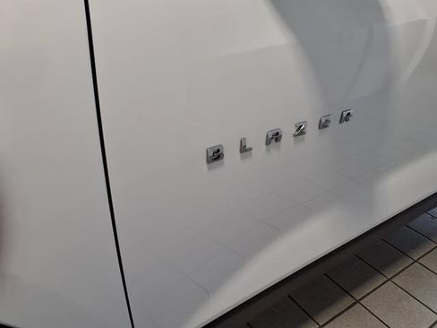 Used 2022 Chevrolet Blazer LT FWD image 6