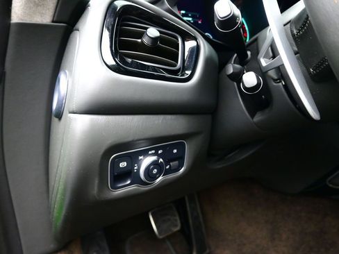 Used 2020 Aston Martin V8 Vantage Coupe image 21