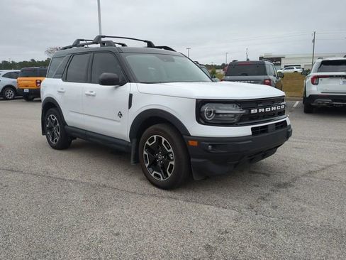 Used 2024 Ford Bronco Sport Outer Banks w/ Tech Package image 2