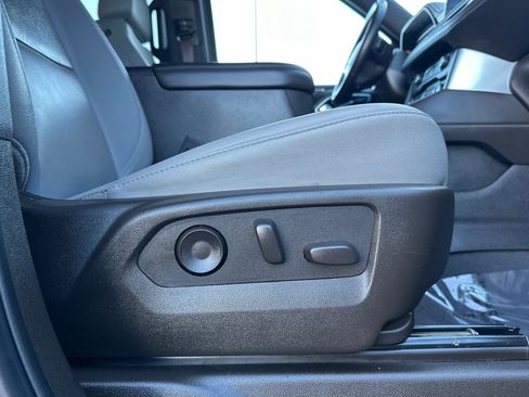 Used 2024 Chevrolet Suburban LT image 25