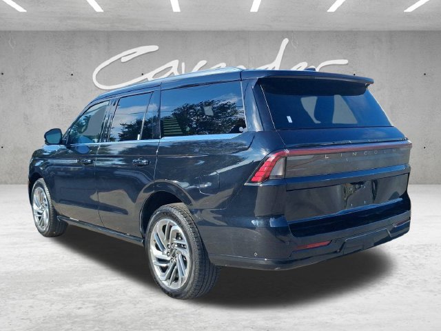 Used 2025 Lincoln Navigator Reserve AWD/4WD image 17