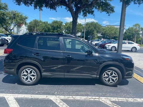Used 2024 Subaru Forester Premium AWD/4WD image 2