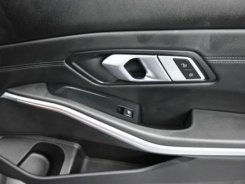 Used 2020 BMW 330i xDrive Sedan w/ Premium Package image 41