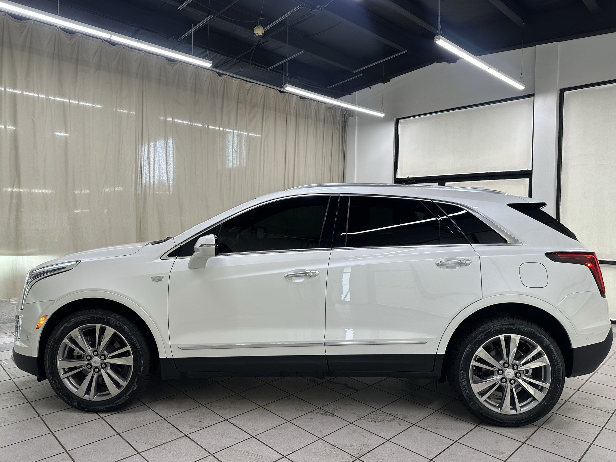 Used 2026 Cadillac XT5 Premium Luxury w/ Driver Assist Package AWD/4WD image 11