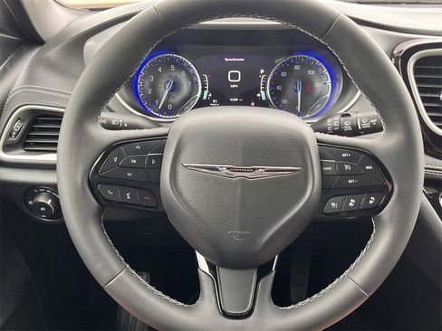 Used 2024 Chrysler Pacifica Touring-L w/ S Appearance Package image 26