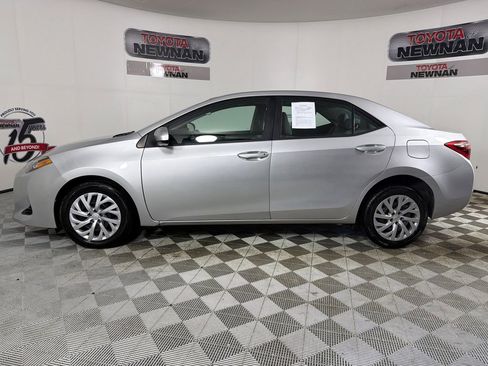 Used 2017 Toyota Corolla LE image 6