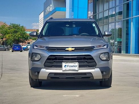 Used 2023 Chevrolet TrailBlazer LT w/ Convenience Package AWD/4WD image 3