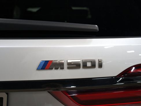 Used 2022 BMW X7 M50i AWD/4WD image 5