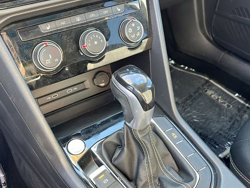 Used 2023 Volkswagen Taos SE image 21