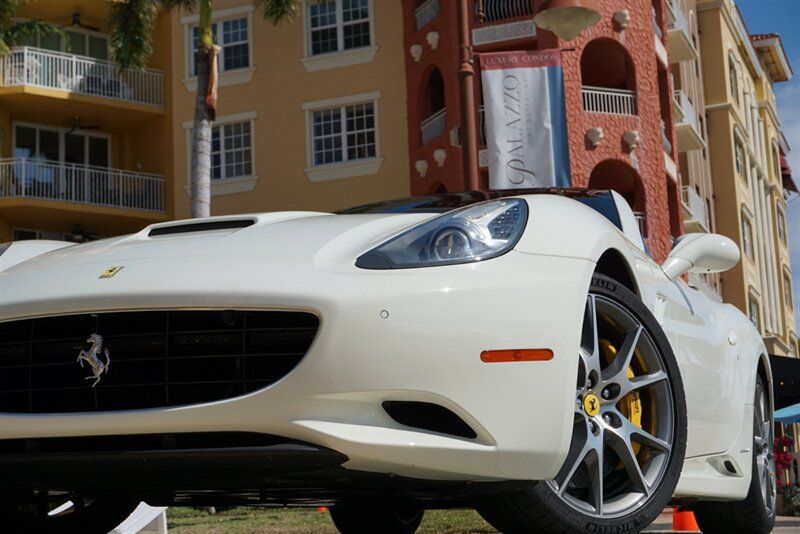 Used 2014 Ferrari California RWD image 25