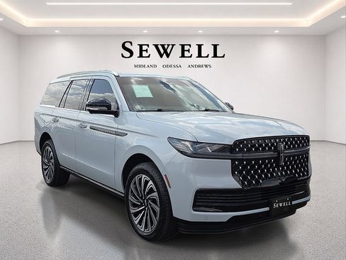 Used 2025 Lincoln Navigator Black Label AWD/4WD image 6