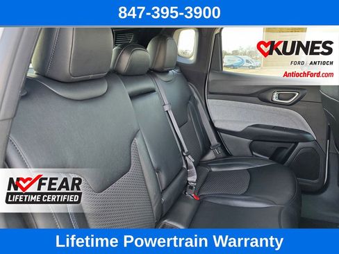 Used 2025 Jeep Compass Latitude image 25