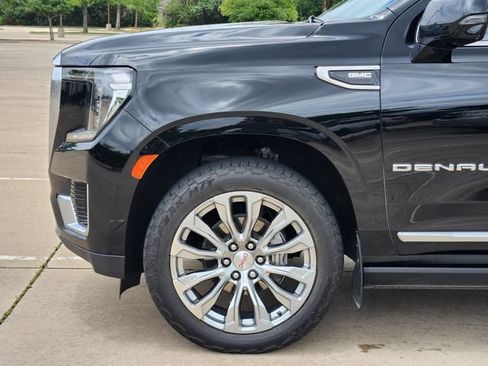 Used 2024 GMC Yukon XL Denali AWD/4WD image 9